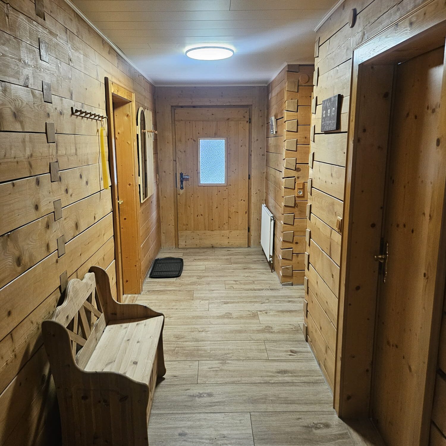 Vorraum bei Haustüre